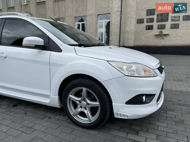 Белый Форд Фокус, объемом двигателя 1.6 л и пробегом 257 тыс. км за 5999 $, фото 26 на Automoto.ua