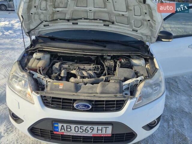 Белый Форд Фокус, объемом двигателя 1.6 л и пробегом 205 тыс. км за 5850 $, фото 2 на Automoto.ua