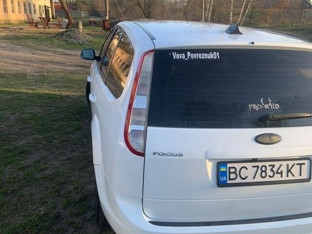 Белый Форд Фокус, объемом двигателя 1.56 л и пробегом 300 тыс. км за 4500 $, фото 4 на Automoto.ua