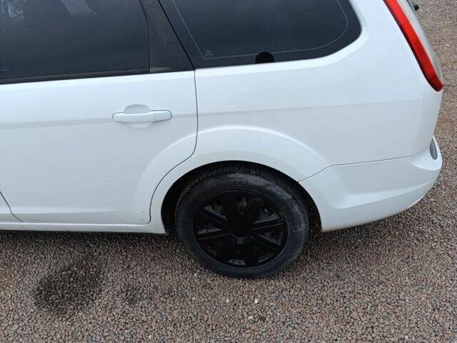 Білий Форд Фокус, об'ємом двигуна 2 л та пробігом 257 тис. км за 5700 $, фото 18 на Automoto.ua