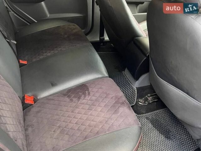 Білий Форд Фокус, об'ємом двигуна 1.56 л та пробігом 214 тис. км за 5700 $, фото 11 на Automoto.ua