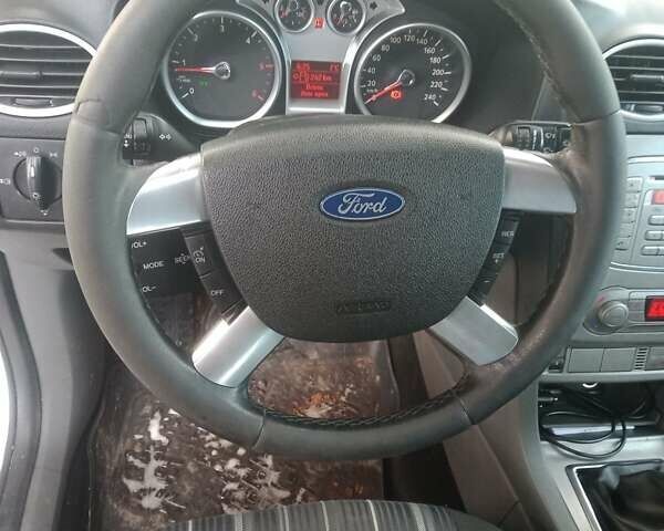 Белый Форд Фокус, объемом двигателя 1.6 л и пробегом 359 тыс. км за 4700 $, фото 7 на Automoto.ua