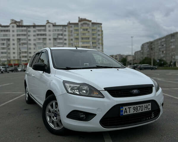 Форд Фокус 2009 у Івано-Франківську на Automoto.ua Білий Форд Фокус, об'ємом двигуна 1.6 л та пробігом 241 тис. км за 5100 $, фото 1 на Automoto.ua