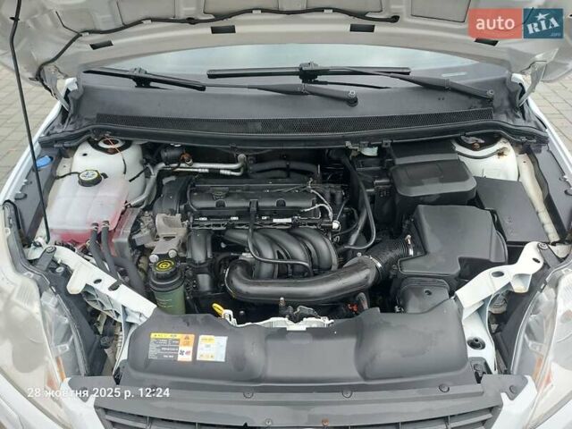 Форд Фокус 2009 в Хмельницком на Automoto.ua Белый Форд Фокус, объемом двигателя 1.6 л и пробегом 250 тыс. км за 5250 $, фото 17 на Automoto.ua