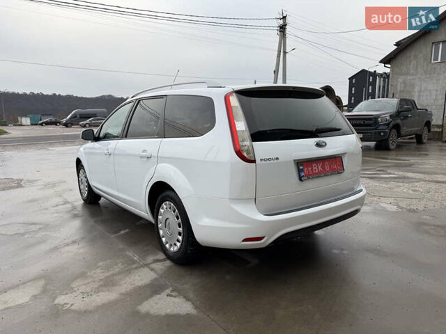Белый Форд Фокус, объемом двигателя 1.8 л и пробегом 205 тыс. км за 5700 $, фото 6 на Automoto.ua