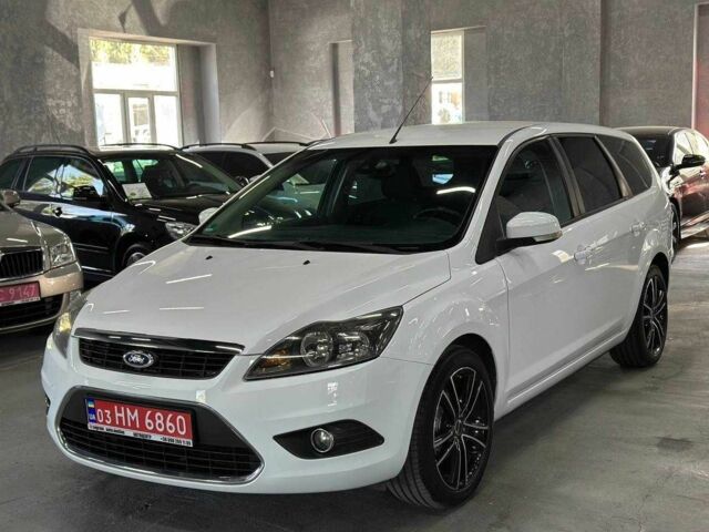 Белый Форд Фокус, объемом двигателя 1.6 л и пробегом 198 тыс. км за 6999 $, фото 1 на Automoto.ua