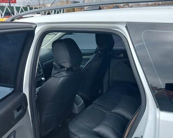 Форд Фокус 2009 в Хмельницком на Automoto.ua Белый Форд Фокус, объемом двигателя 1.6 л и пробегом 250 тыс. км за 5250 $, фото 10 на Automoto.ua