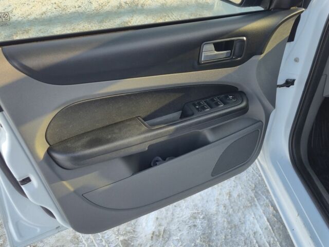 Белый Форд Фокус, объемом двигателя 1.6 л и пробегом 205 тыс. км за 5850 $, фото 5 на Automoto.ua