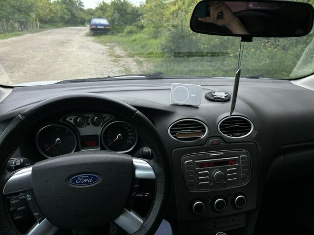 Форд Фокус 2009 у Івано-Франківську на Automoto.ua Білий Форд Фокус, об'ємом двигуна 1.6 л та пробігом 220 тис. км за 4200 $, фото 5 на Automoto.ua