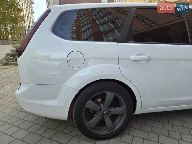 Белый Форд Фокус, объемом двигателя 1.6 л и пробегом 290 тыс. км за 5600 $, фото 10 на Automoto.ua