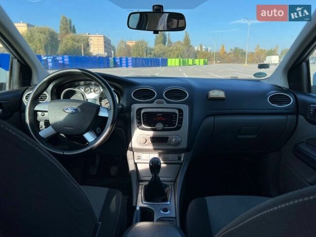 Белый Форд Фокус, объемом двигателя 1.56 л и пробегом 265 тыс. км за 5400 $, фото 14 на Automoto.ua