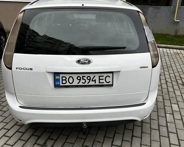 Білий Форд Фокус, об'ємом двигуна 1.6 л та пробігом 280 тис. км за 4500 $, фото 1 на Automoto.ua