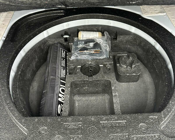 Белый Форд Фокус, объемом двигателя 1.6 л и пробегом 221 тыс. км за 6500 $, фото 18 на Automoto.ua