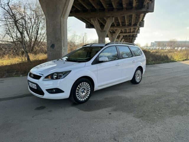 Белый Форд Фокус, объемом двигателя 1.6 л и пробегом 270 тыс. км за 5500 $, фото 5 на Automoto.ua