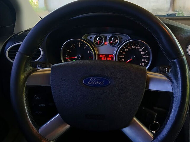 Белый Форд Фокус, объемом двигателя 1.8 л и пробегом 201 тыс. км за 4850 $, фото 9 на Automoto.ua