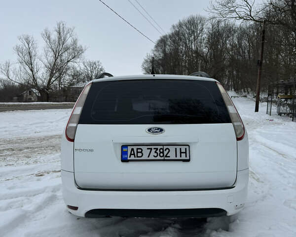 Белый Форд Фокус, объемом двигателя 1.6 л и пробегом 233 тыс. км за 5299 $, фото 6 на Automoto.ua