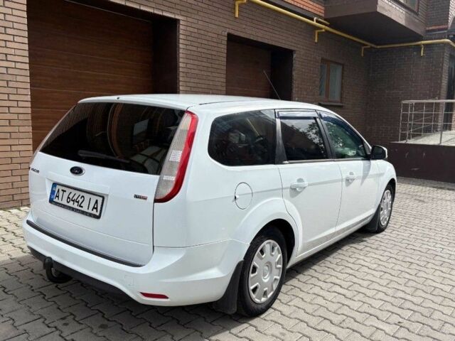 Білий Форд Фокус, об'ємом двигуна 1.6 л та пробігом 210 тис. км за 5200 $, фото 3 на Automoto.ua