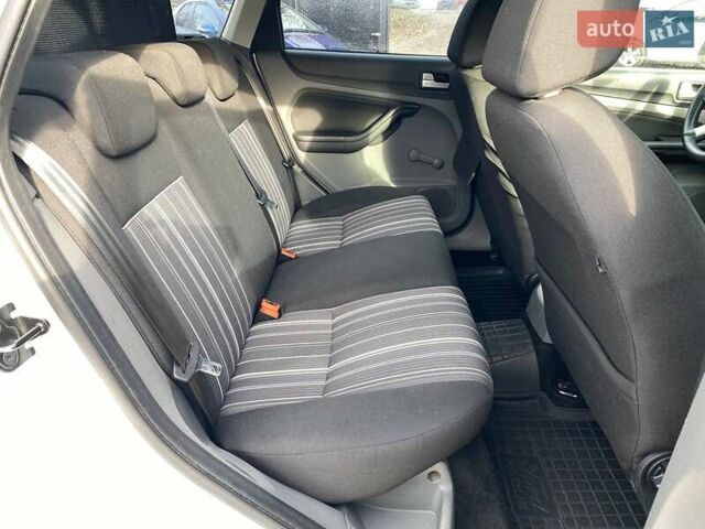 Білий Форд Фокус, об'ємом двигуна 1.56 л та пробігом 290 тис. км за 5690 $, фото 10 на Automoto.ua