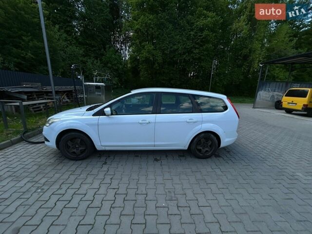 Белый Форд Фокус, объемом двигателя 2 л и пробегом 285 тыс. км за 6100 $, фото 2 на Automoto.ua