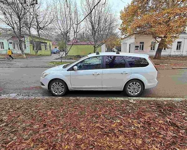Белый Форд Фокус, объемом двигателя 2 л и пробегом 310 тыс. км за 4700 $, фото 3 на Automoto.ua