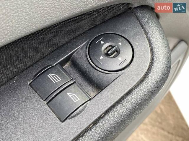 Білий Форд Фокус, об'ємом двигуна 1.56 л та пробігом 290 тис. км за 5690 $, фото 21 на Automoto.ua