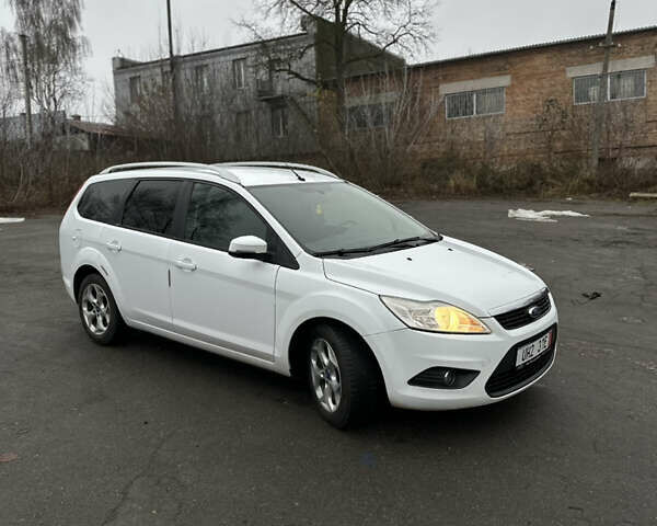 Белый Форд Фокус, объемом двигателя 1.6 л и пробегом 234 тыс. км за 6200 $, фото 5 на Automoto.ua
