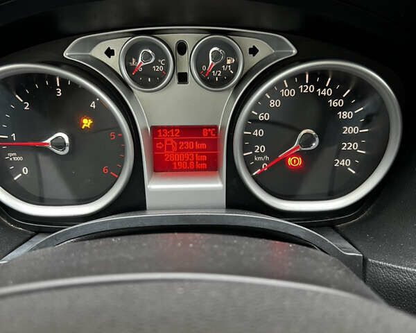 Білий Форд Фокус, об'ємом двигуна 1.6 л та пробігом 280 тис. км за 4500 $, фото 9 на Automoto.ua