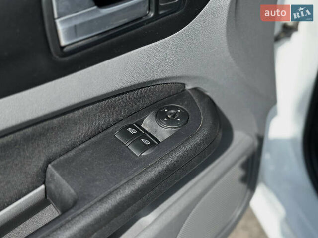 Білий Форд Фокус, об'ємом двигуна 1.56 л та пробігом 311 тис. км за 4700 $, фото 29 на Automoto.ua