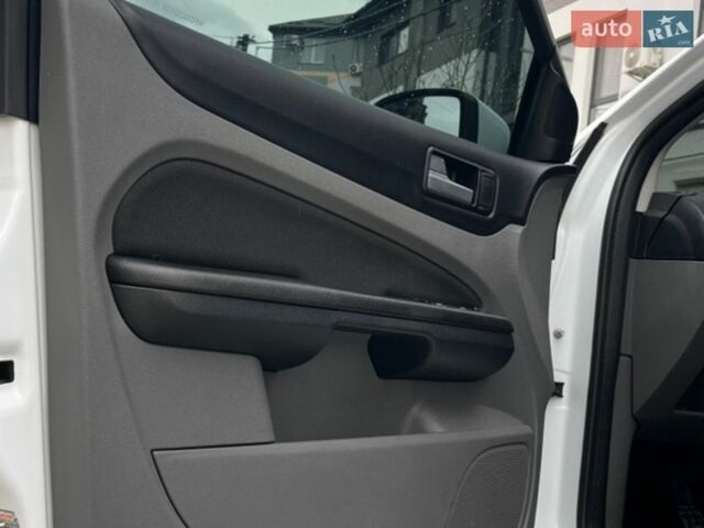 Белый Форд Фокус, объемом двигателя 1.6 л и пробегом 173 тыс. км за 5900 $, фото 30 на Automoto.ua