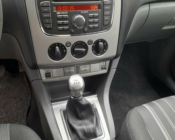 Белый Форд Фокус, объемом двигателя 1.56 л и пробегом 250 тыс. км за 6200 $, фото 5 на Automoto.ua