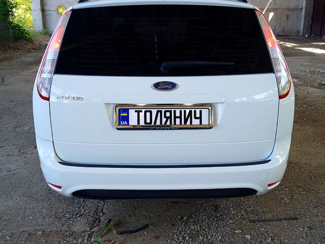 Белый Форд Фокус, объемом двигателя 1.8 л и пробегом 201 тыс. км за 4850 $, фото 2 на Automoto.ua