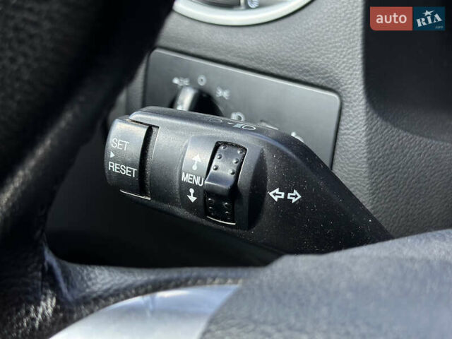 Білий Форд Фокус, об'ємом двигуна 1.56 л та пробігом 311 тис. км за 4700 $, фото 40 на Automoto.ua