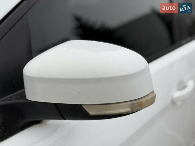 Білий Форд Фокус, об'ємом двигуна 2 л та пробігом 280 тис. км за 5450 $, фото 8 на Automoto.ua