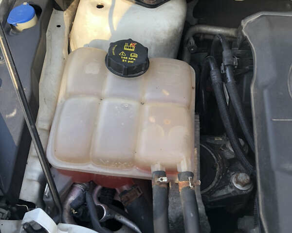 Белый Форд Фокус, объемом двигателя 2 л и пробегом 300 тыс. км за 6700 $, фото 32 на Automoto.ua