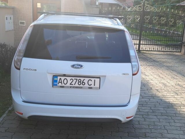 Білий Форд Фокус, об'ємом двигуна 1.6 л та пробігом 312 тис. км за 5200 $, фото 3 на Automoto.ua