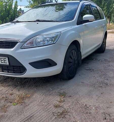 Белый Форд Фокус, объемом двигателя 0 л и пробегом 251 тыс. км за 5900 $, фото 2 на Automoto.ua