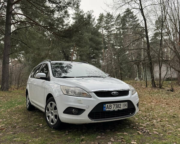 Белый Форд Фокус, объемом двигателя 1.6 л и пробегом 231 тыс. км за 4899 $, фото 1 на Automoto.ua