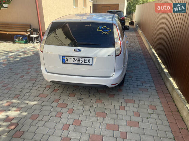 Белый Форд Фокус, объемом двигателя 1.56 л и пробегом 446 тыс. км за 5390 $, фото 5 на Automoto.ua