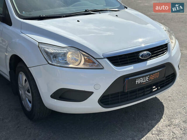 Білий Форд Фокус, об'ємом двигуна 1.56 л та пробігом 311 тис. км за 4700 $, фото 10 на Automoto.ua