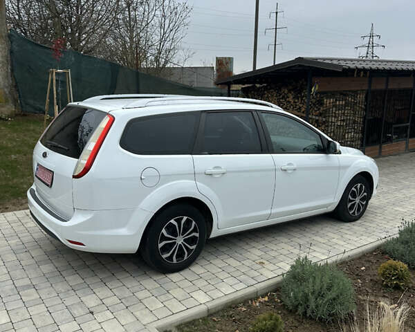 Белый Форд Фокус, объемом двигателя 1.6 л и пробегом 221 тыс. км за 6500 $, фото 8 на Automoto.ua