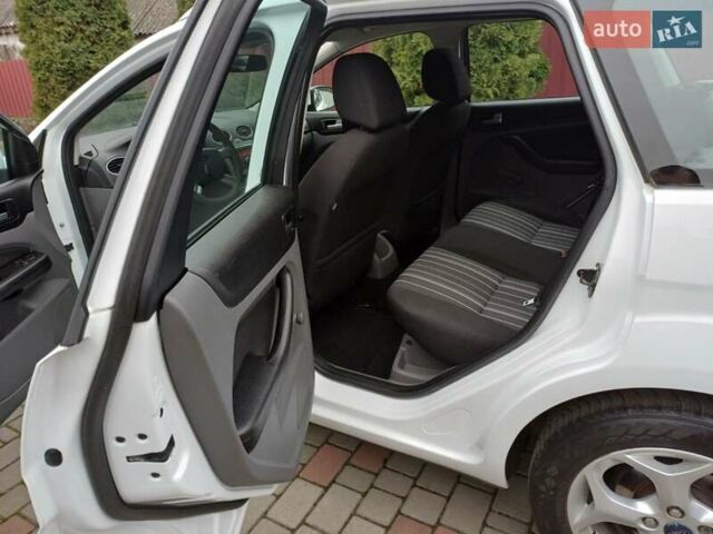 Белый Форд Фокус, объемом двигателя 1.6 л и пробегом 180 тыс. км за 6300 $, фото 3 на Automoto.ua