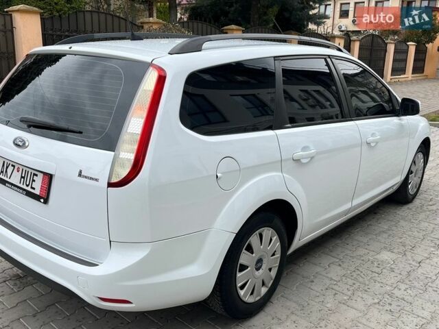 Белый Форд Фокус, объемом двигателя 1.6 л и пробегом 173 тыс. км за 5900 $, фото 8 на Automoto.ua