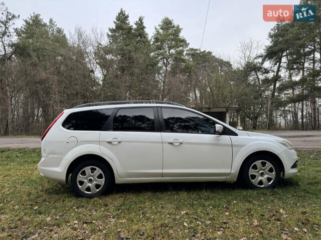 Белый Форд Фокус, объемом двигателя 1.6 л и пробегом 231 тыс. км за 4899 $, фото 6 на Automoto.ua