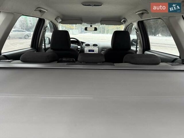 Білий Форд Фокус, об'ємом двигуна 2 л та пробігом 280 тис. км за 5450 $, фото 26 на Automoto.ua