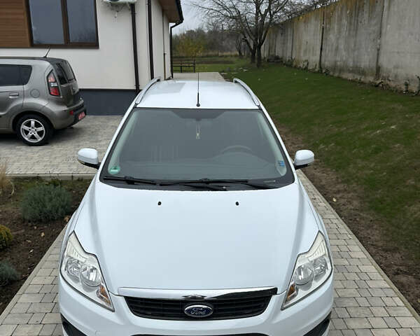 Белый Форд Фокус, объемом двигателя 1.6 л и пробегом 221 тыс. км за 6500 $, фото 10 на Automoto.ua