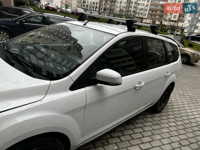 Білий Форд Фокус, об'ємом двигуна 1.6 л та пробігом 280 тис. км за 4500 $, фото 3 на Automoto.ua