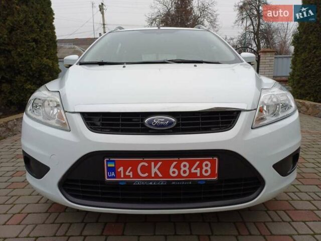 Белый Форд Фокус, объемом двигателя 1.6 л и пробегом 180 тыс. км за 6300 $, фото 12 на Automoto.ua