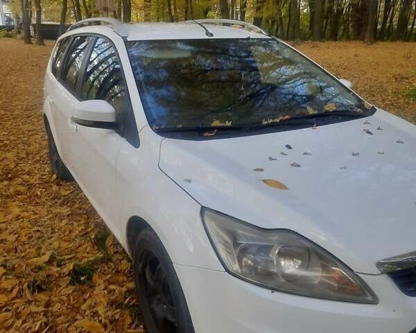 Білий Форд Фокус, об'ємом двигуна 1.6 л та пробігом 361 тис. км за 4800 $, фото 2 на Automoto.ua