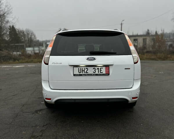 Белый Форд Фокус, объемом двигателя 1.6 л и пробегом 234 тыс. км за 6200 $, фото 3 на Automoto.ua