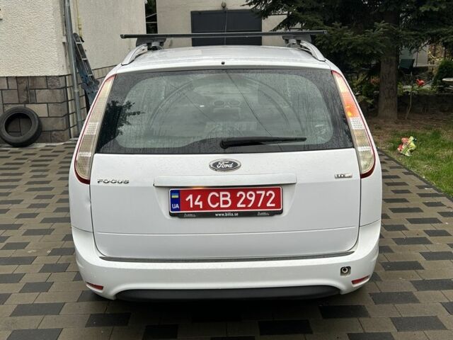 Белый Форд Фокус, объемом двигателя 1.6 л и пробегом 200 тыс. км за 1999 $, фото 7 на Automoto.ua